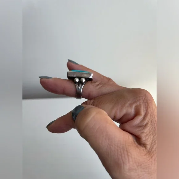 Designer turquoise solid sterling silver ring - Picture 8 of 13